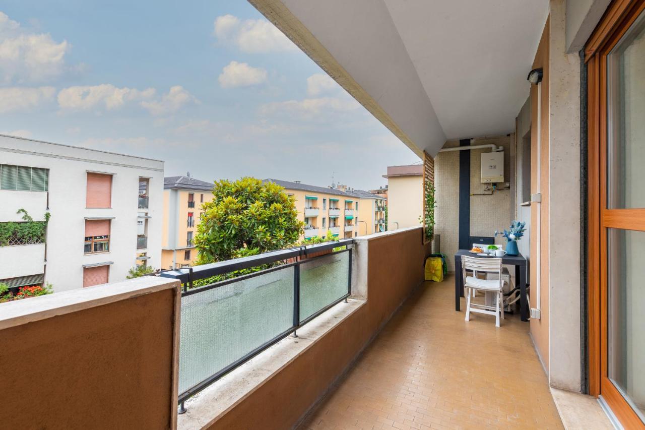 Niguarda-Zara Xxl Home,Two Balconies,Wifi,Family ミラノ エクステリア 写真